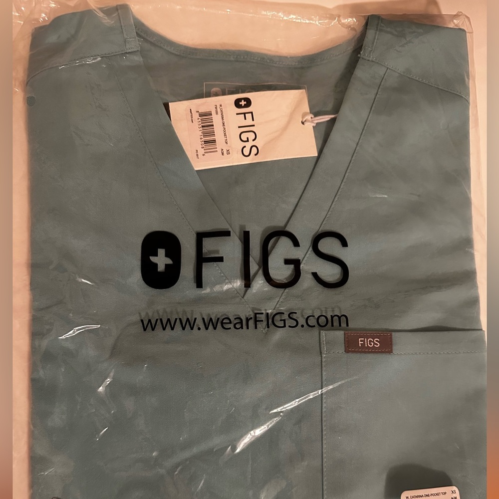 Figs Catarina scrub top